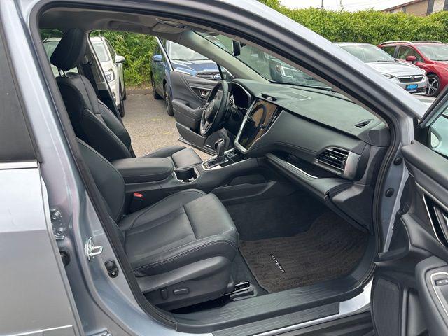 Photo of 2022 Ice Silver Metallic Subaru Outback