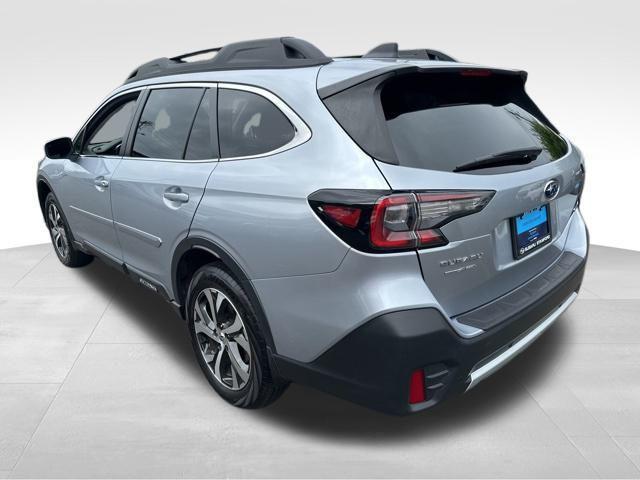 Photo of 2022 Ice Silver Metallic Subaru Outback