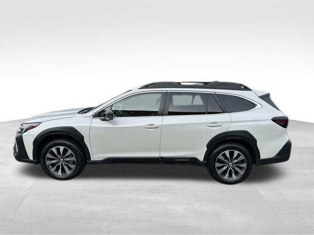Photo of 2023 Crystal White Pearl Subaru Outback