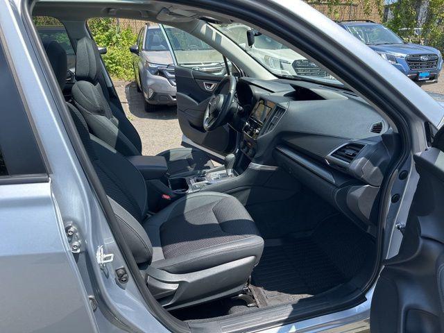 Photo of 2024 Ice Silver Metallic Subaru Forester