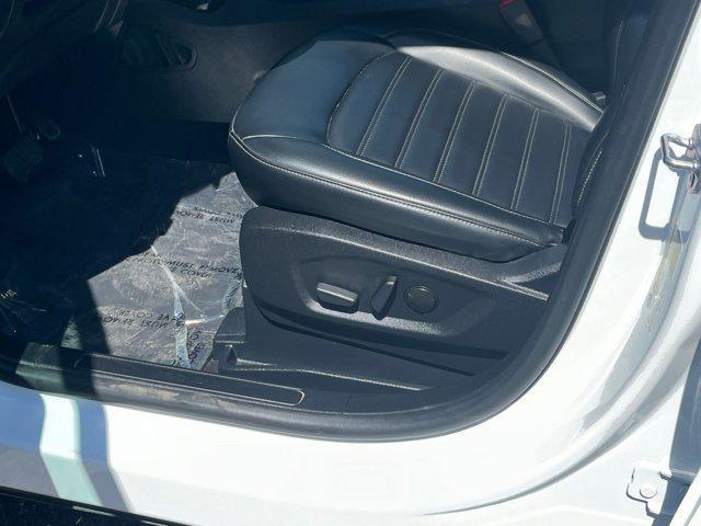 Photo of 2024 Oxford White Ford Edge