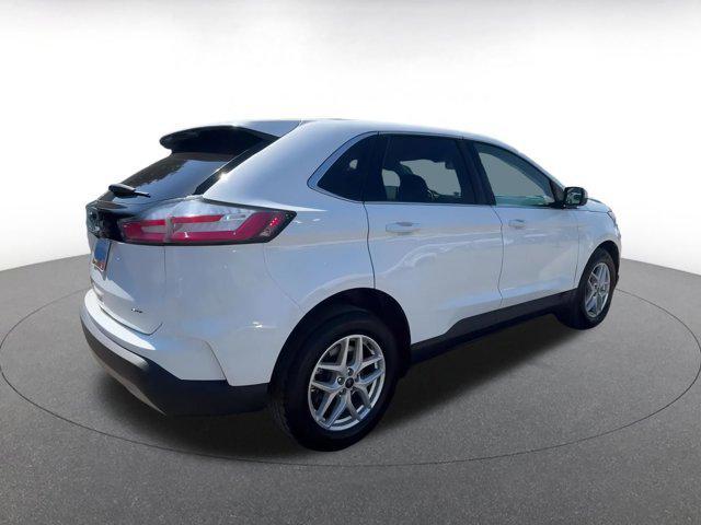 Photo of 2024 Oxford White Ford Edge