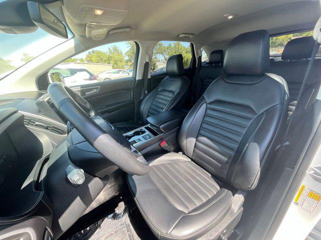 Photo of 2024 Oxford White Ford Edge