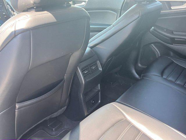 Photo of 2024 Oxford White Ford Edge