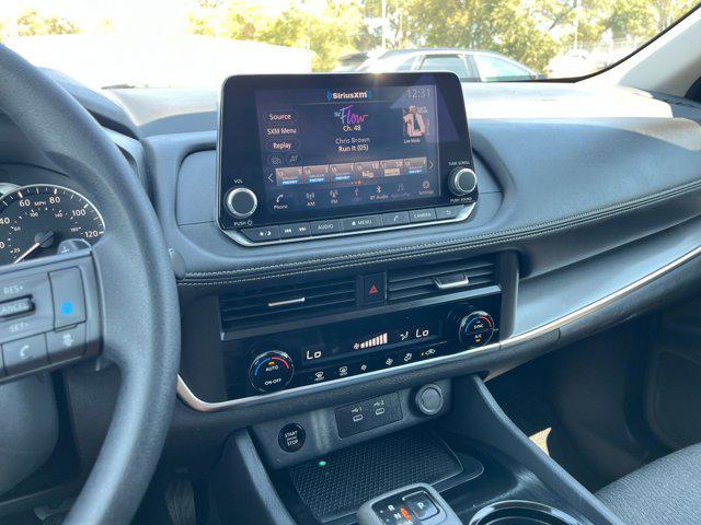 Photo of 2024 Super Black Nissan Rogue