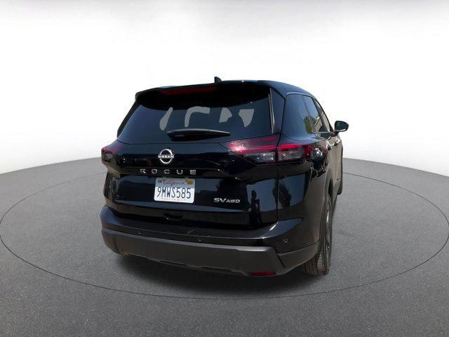 Photo of 2024 Super Black Nissan Rogue