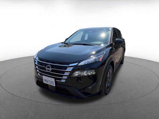 Photo of 2024 Super Black Nissan Rogue
