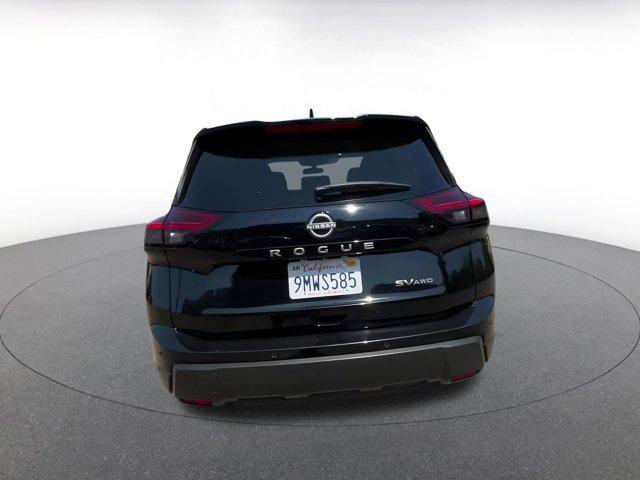 Photo of 2024 Super Black Nissan Rogue
