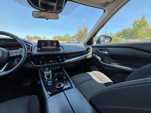 Photo of 2024 Super Black Nissan Rogue