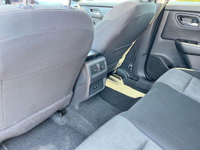 Photo of 2024 Super Black Nissan Rogue