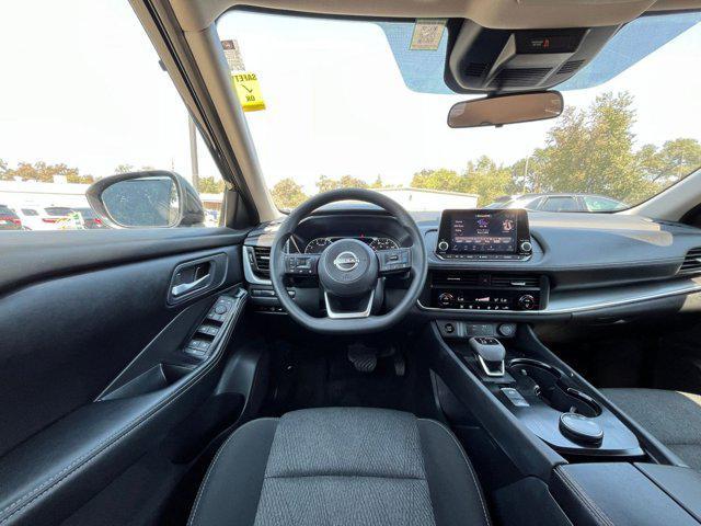 Photo of 2024 Super Black Nissan Rogue