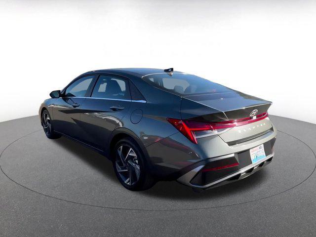 Photo of 2025 Amazon Gray Hyundai ELANTRA
