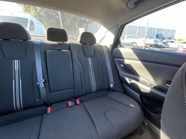 Photo of 2025 Amazon Gray Hyundai ELANTRA
