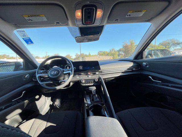 Photo of 2025 Amazon Gray Hyundai ELANTRA