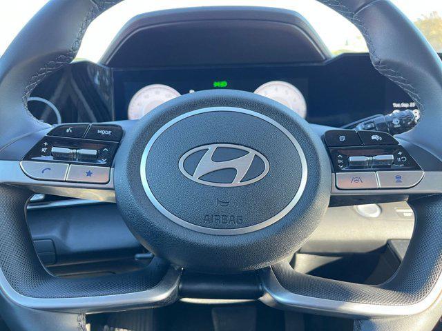 Photo of 2025 Amazon Gray Hyundai ELANTRA