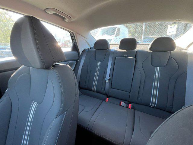 Photo of 2025 Amazon Gray Hyundai ELANTRA