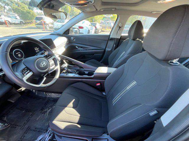 Photo of 2025 Amazon Gray Hyundai ELANTRA