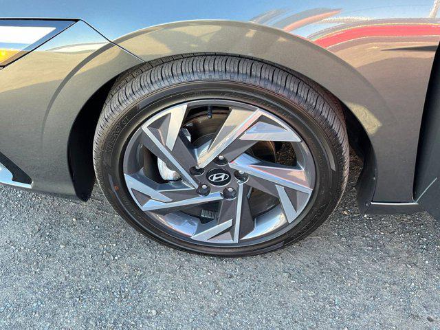 Photo of 2025 Amazon Gray Hyundai ELANTRA