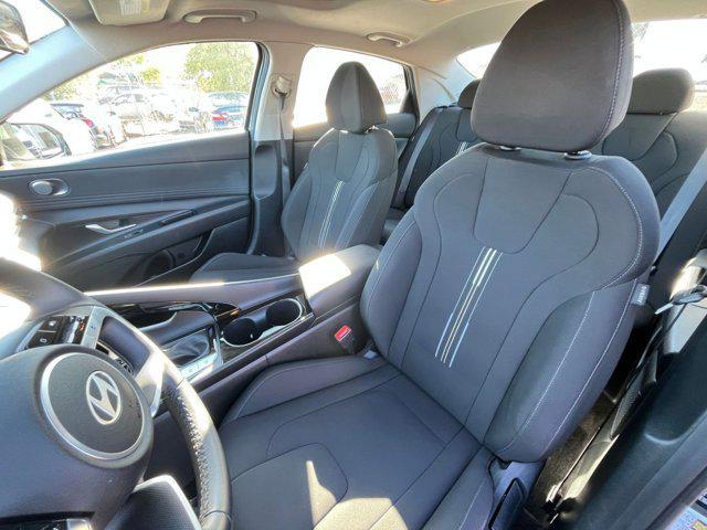 Photo of 2025 Amazon Gray Hyundai ELANTRA