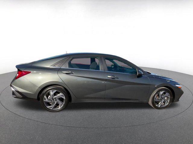 Photo of 2025 Amazon Gray Hyundai ELANTRA