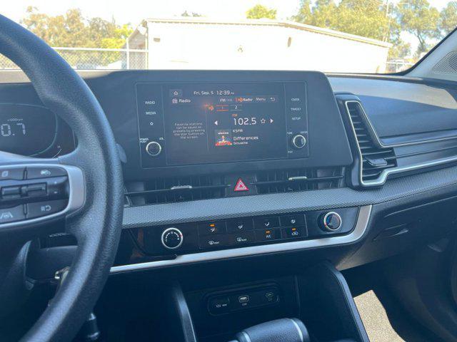 Photo of 2024 Steel Gray Kia Sportage