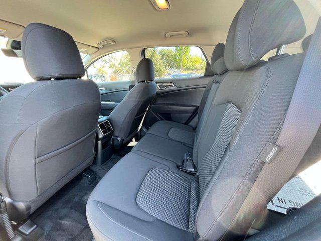 Photo of 2024 Steel Gray Kia Sportage
