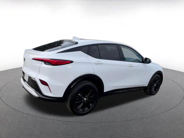 Photo of 2025 Summit White Buick Envista
