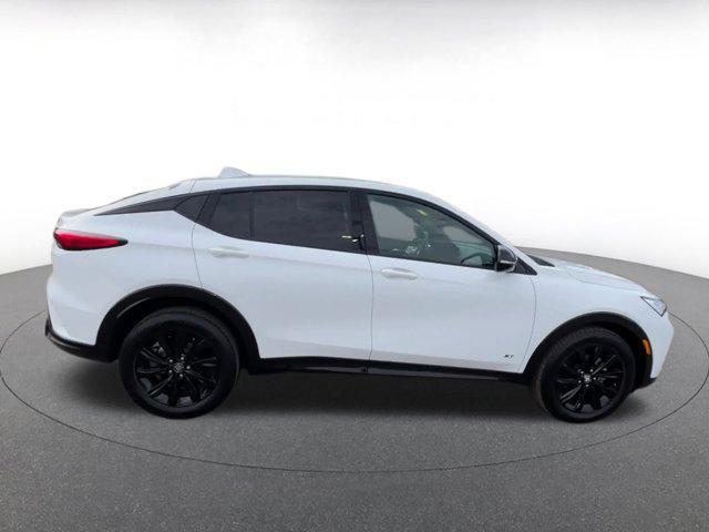 Photo of 2025 Summit White Buick Envista