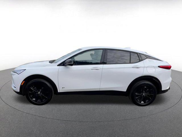 Photo of 2025 Summit White Buick Envista