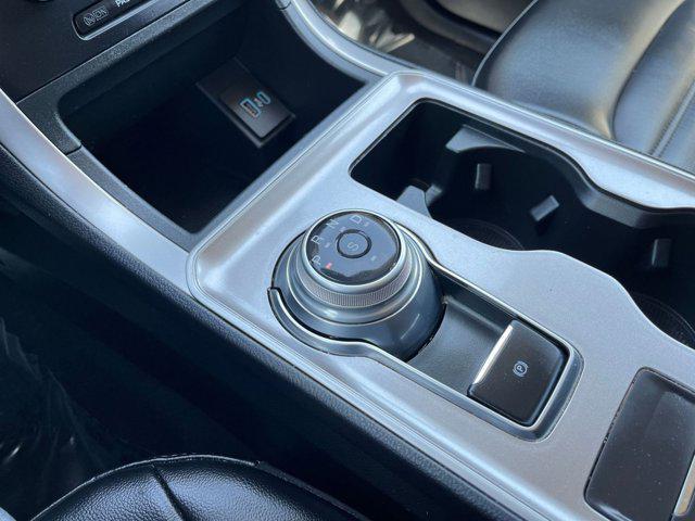 Photo of 2024 Agate Black Metallic Ford Edge