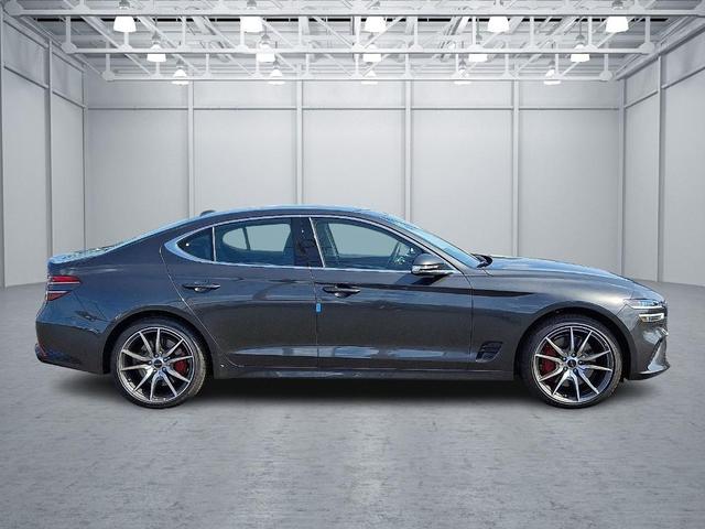 Photo of 2025 Makalu Gray Genesis G70