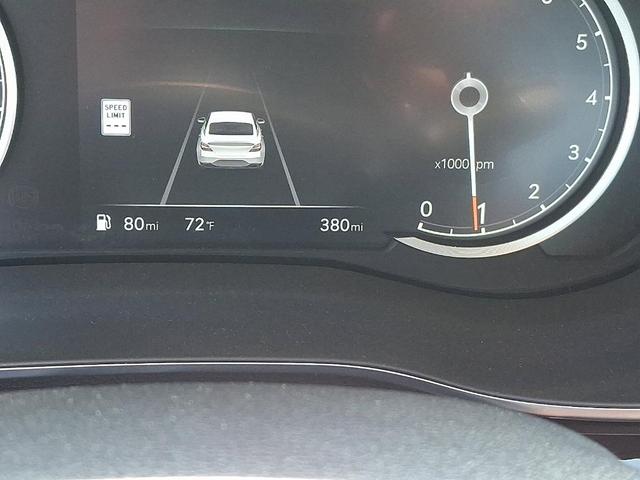 Photo of 2025 Makalu Gray Genesis G70