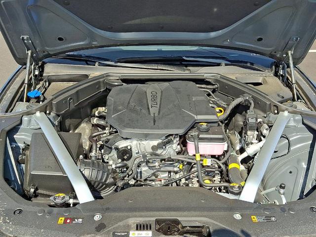 Photo of 2025 Makalu Gray Genesis G70