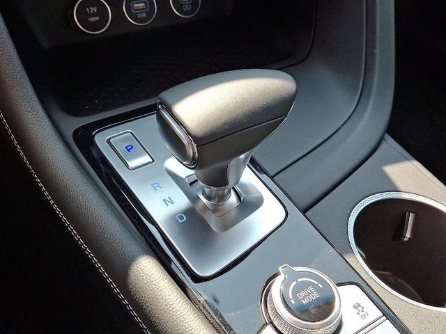 Photo of 2025 Makalu Gray Genesis G70
