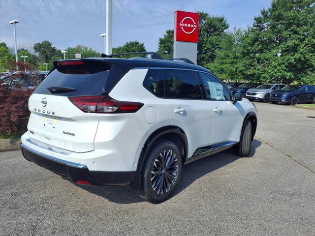 Photo of 2025 White / Black Nissan Rogue