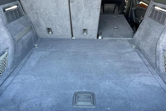 Photo of 2024 Silver Audi Q5