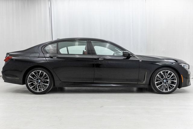 Photo of 2020 Black Sapphire Metallic BMW 750
