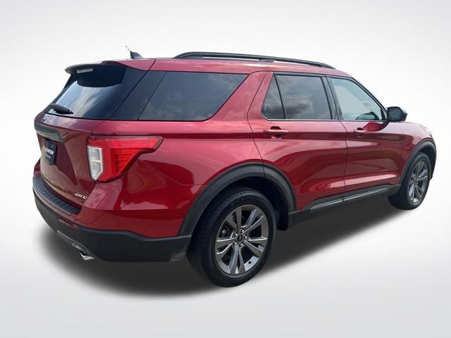 Photo of 2022 Rapid Red Metallic Tinted Clearcoat Ford Explorer