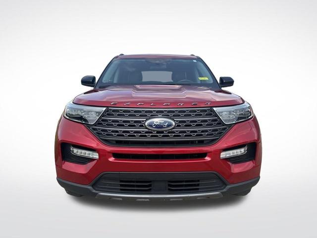 Photo of 2022 Rapid Red Metallic Tinted Clearcoat Ford Explorer