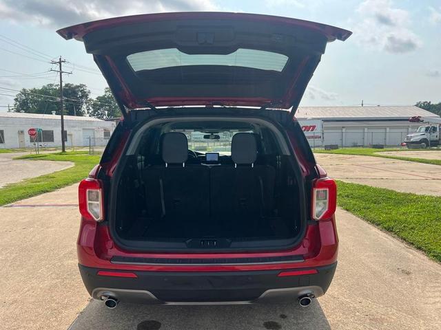 Photo of 2022 Rapid Red Metallic Tinted Clearcoat Ford Explorer
