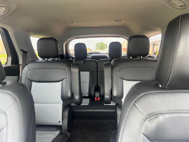 Photo of 2022 Rapid Red Metallic Tinted Clearcoat Ford Explorer