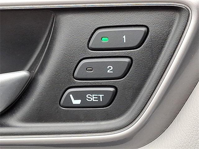 Photo of 2020 Lunar Silver Metallic Honda CR-V