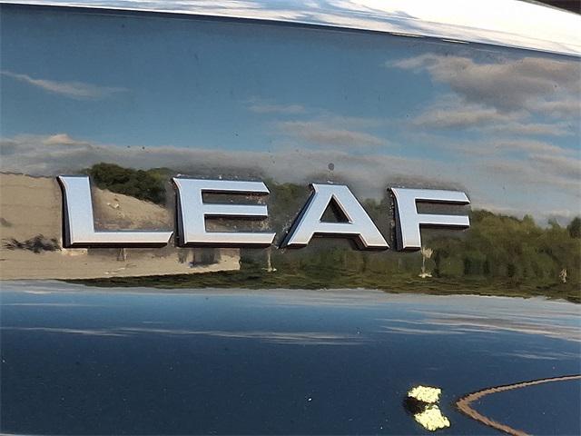 Photo of 2023 Gun Metallic Nissan Leaf