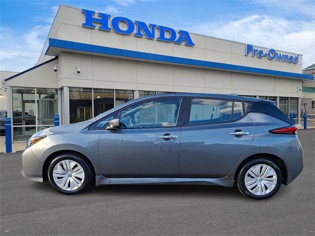 Photo of 2023 Gun Metallic Nissan Leaf