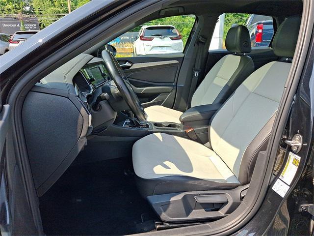 Photo of 2020 Deep Black Volkswagen Jetta