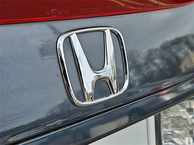 Photo of 2006 Graphite Pearl Honda Accord