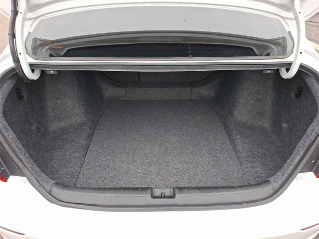 Photo of 2021 Platinum White Pearl Honda Accord