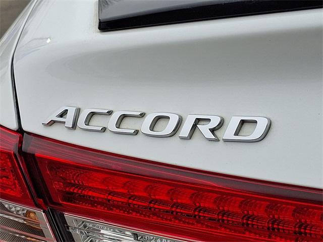 Photo of 2021 Platinum White Pearl Honda Accord