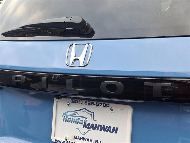 Photo of 2025 Diffused Sky Pearl Honda Pilot