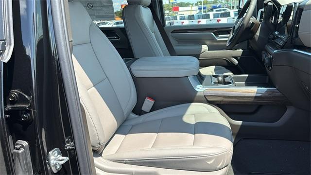 Photo of 2025 Black Chevrolet Silverado 2500